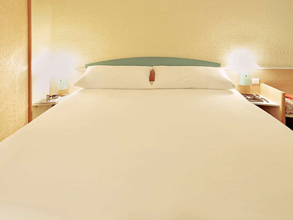 Готель Ibis Poitiers Beaulieu Номер фото